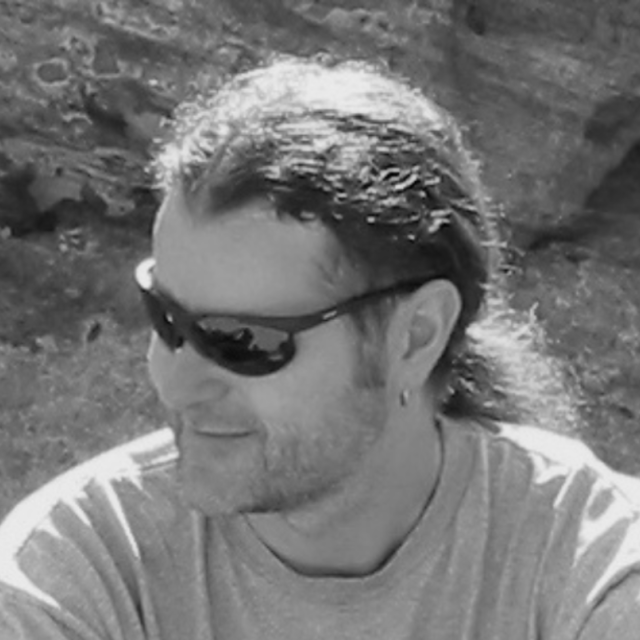 Niels Volkmann Headshot